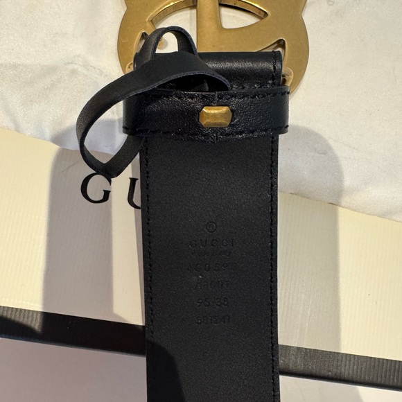 Gucci Black Leather Belt with Gold Double G Buckle - Picture 2 of 2